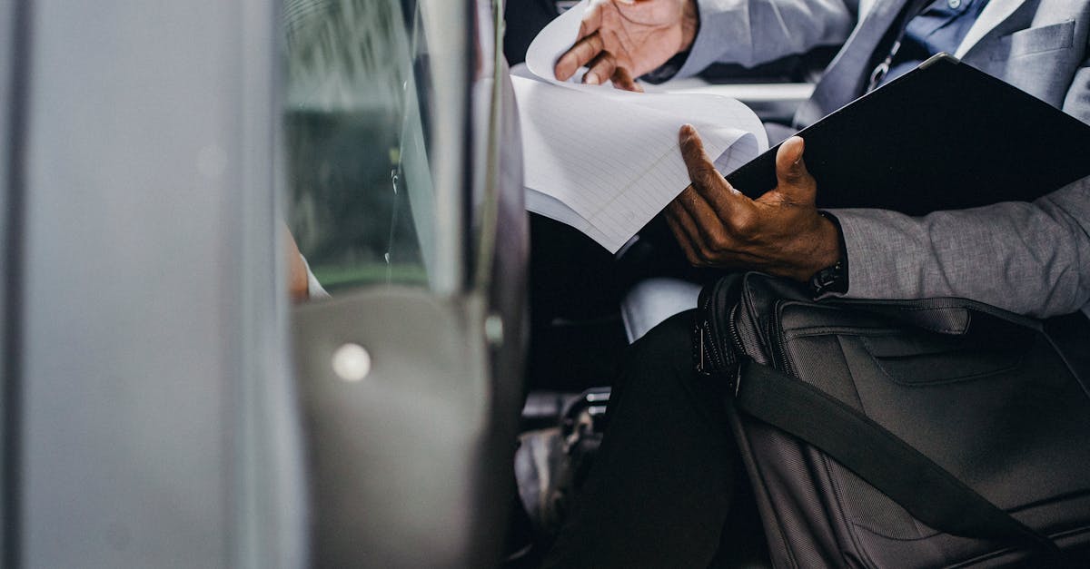découvrez tout ce que vous devez savoir sur le contrat d'assurance automobile : protections, obligations et conseils pour choisir la meilleure couverture adaptée à vos besoins et à votre budget.