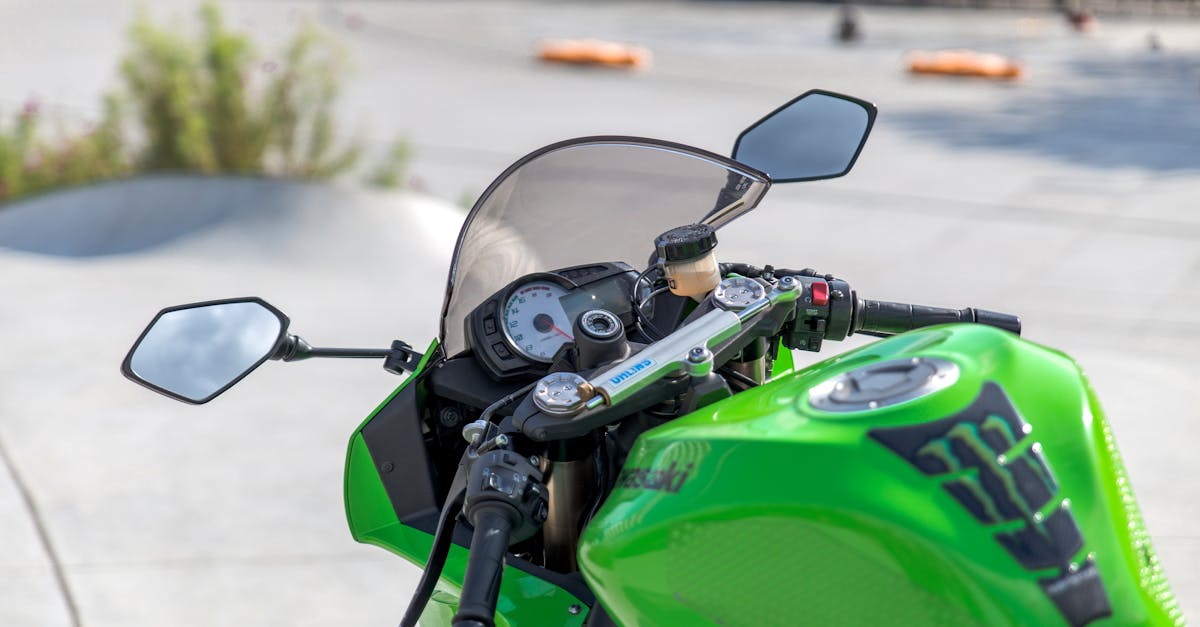 découvrez la kawasaki 50cc, une moto légère et agile idéale pour les débutants. alliant performance et style, elle est parfaite pour naviguer en ville et profiter de balades en toute simplicité. explorez la liberté sur deux roues avec cette incontournable de la gamme kawasaki.