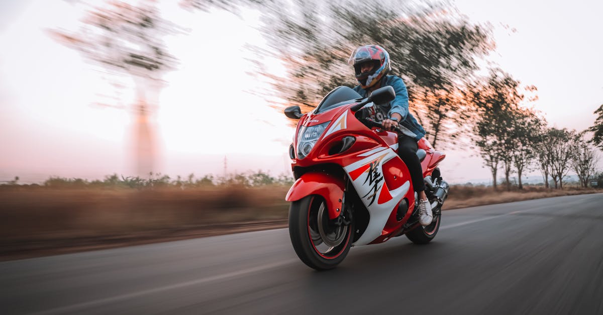 découvrez notre sélection de casques de moto alliant sécurité, confort et style. protégez votre tête avec des modèles adaptés à tous types de pilosités, tout en profitant d'une expérience de conduite optimale.