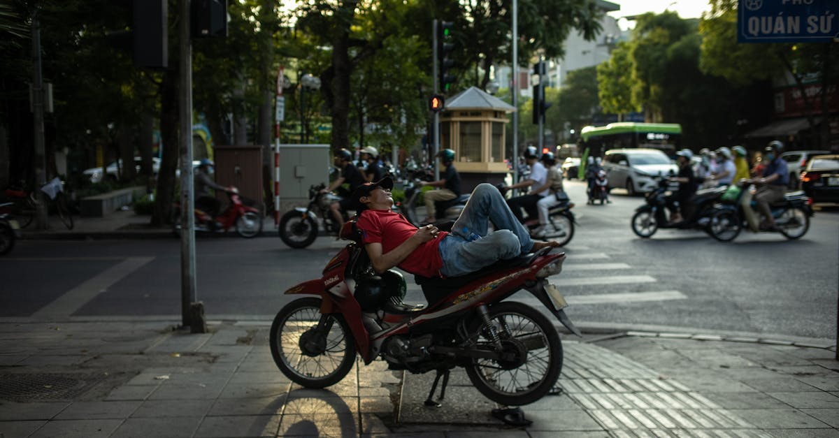 découvrez notre assurance moto sur mesure pour protéger votre véhicule à deux roues. obtenez des tarifs compétitifs, une couverture complète et un service de qualité pour rouler en toute sérénité.