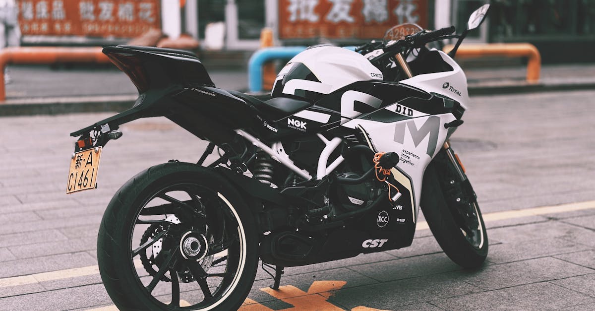 découvrez tout ce qu'il faut savoir sur l'obtention de votre permis de moto : étapes, exigences, conseils et astuces pour réussir votre examen et profiter pleinement de vos aventures à deux roues.