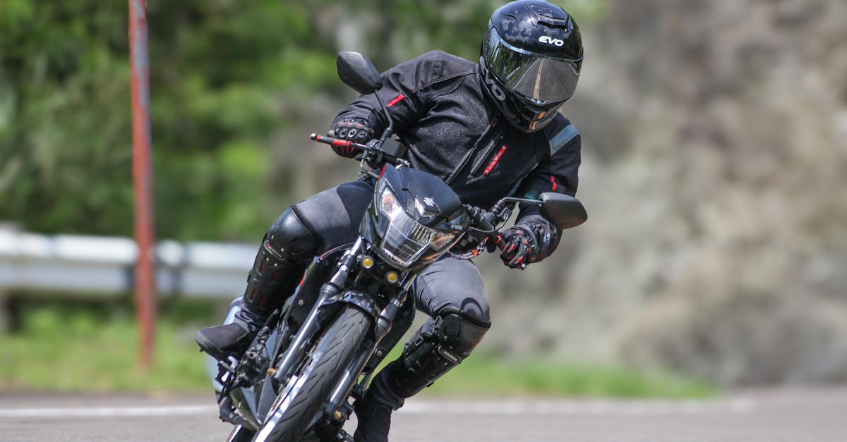 obtenez votre permis de moto et découvrez le plaisir de conduire en toute sécurité. nos cours complets vous préparent aux exigences de l'examen et vous offrent les compétences nécessaires pour rouler avec confiance sur la route.