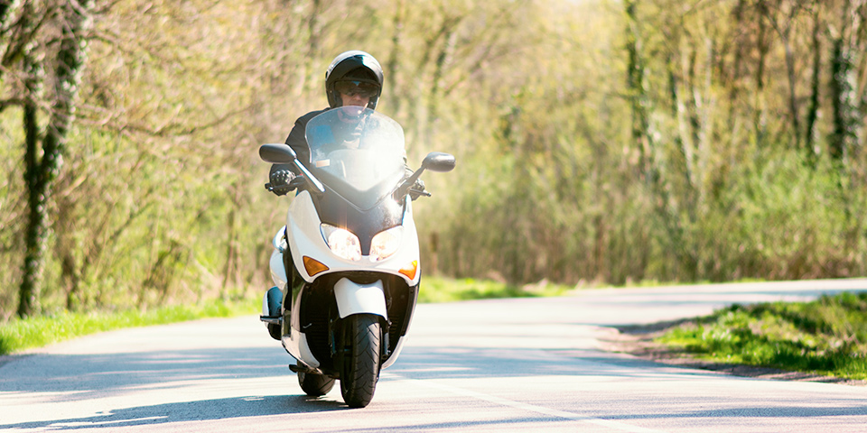 découvrez les meilleurs prix d'assurance moto pour les jeunes conducteurs ! comparez les offres, bénéficiez de conseils adaptés et trouvez la protection idéale pour votre moto à un tarif avantageux.