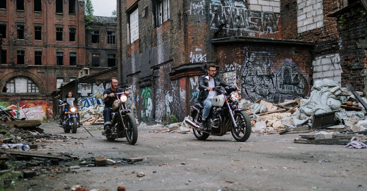 découvrez l'univers passionnant des motards : conseils, équipements, itinéraires de balade, et communauté. rejoignez-nous pour partager votre passion pour la moto et explorer des destinations uniques en toute sécurité.