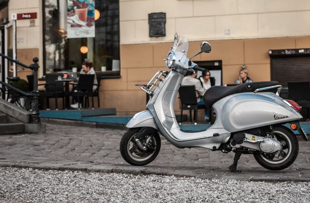découvrez tout ce qu'il faut savoir sur le coût de l'assurance pour les motos 50cc. comparez les offres, les garanties et ajustez votre budget pour assurer votre deux-roues au meilleur prix.