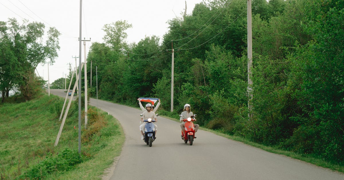 découvrez l'univers des motocyclistes : passion, camaraderie et aventures sur deux roues. rejoignez une communauté dédiée aux amateurs de moto et partagez votre passion pour la conduite, la mécanique et les voyages en moto.
