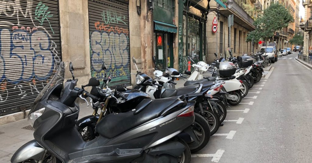 découvrez la simulation d'assurance moto maaf pour comparer les garanties adaptées à vos besoins. obtenez un devis personnalisé et profitez d'une couverture complète et d'un service de qualité.