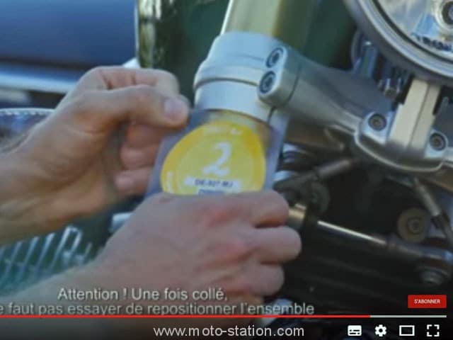 découvrez notre service de collage de vignettes d'assurance moto, rapide et efficace. assurez-vous que votre moto est toujours en conformité avec les exigences légales. simple, pratique et fiable, nous vous accompagnons pour un collage parfait et en toute sérénité.