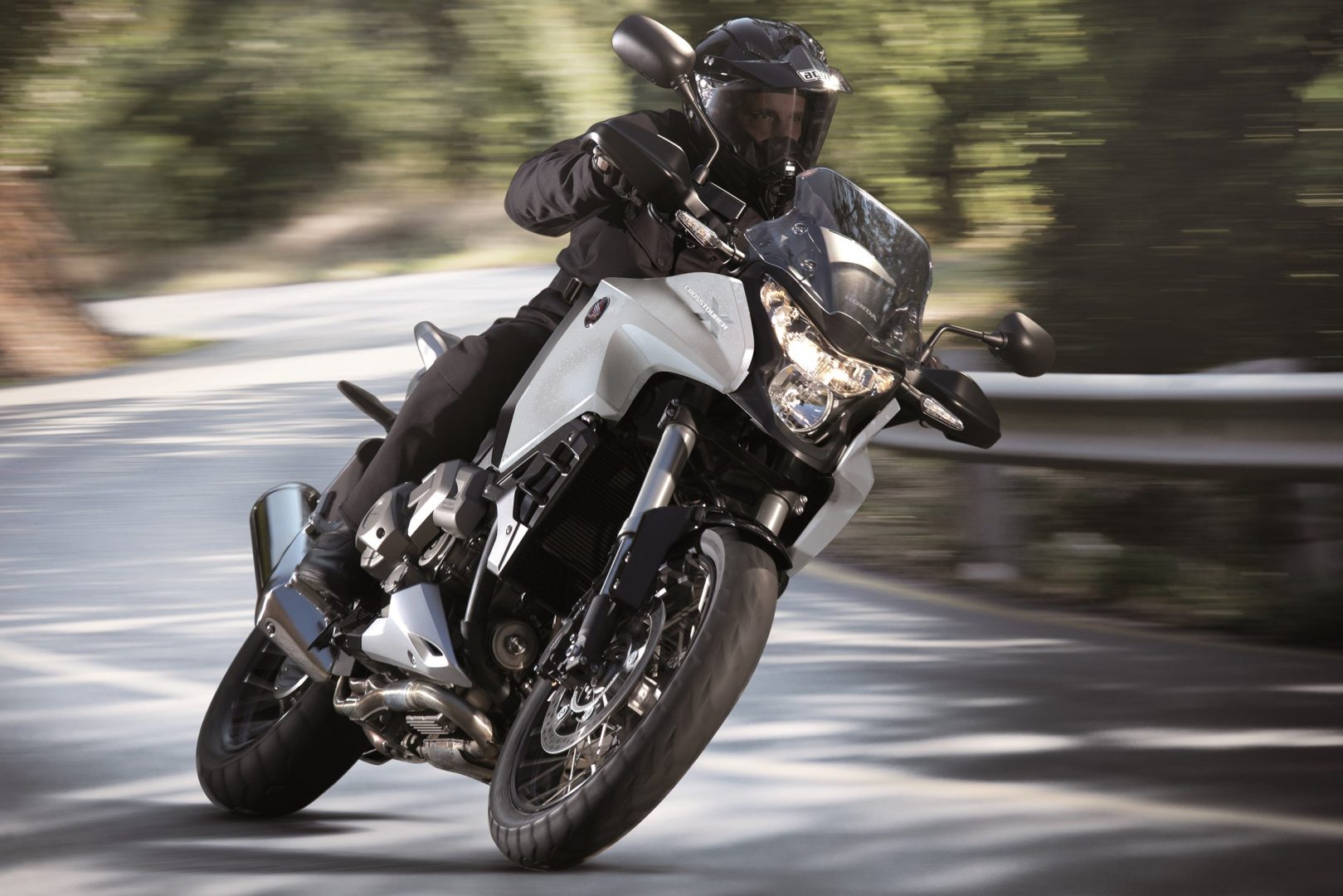 découvrez les offres d'assurance moto de maaf, adaptées à votre budget et à vos besoins. bénéficiez d'une protection complète pour votre deux-roues, d'une assistance 24/7 et de services personnalisés pour rouler en toute sérénité.