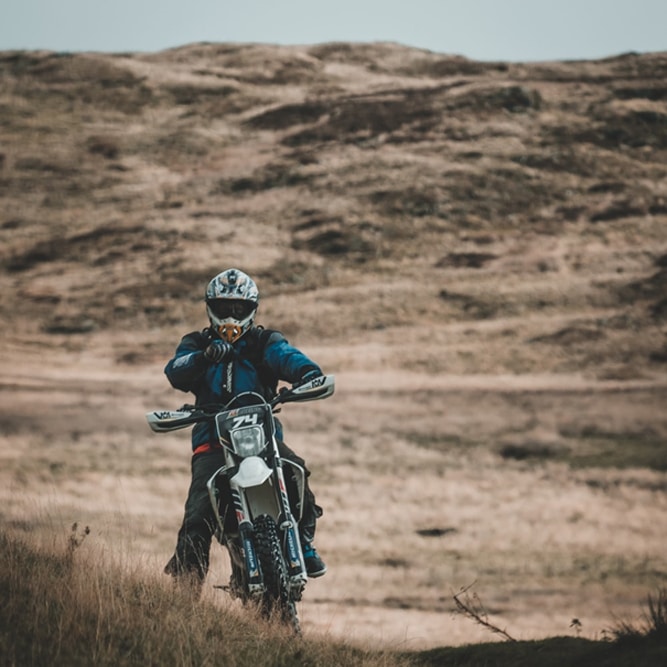découvrez notre assurance spécifique pour les motos cross non immatriculées ! protégez votre engin tout en profitant de la liberté de la nature. obtenez des couvertures adaptées à vos besoins, que ce soit pour des compétitions ou des sorties loisirs. sécurisez votre passion aujourd'hui !