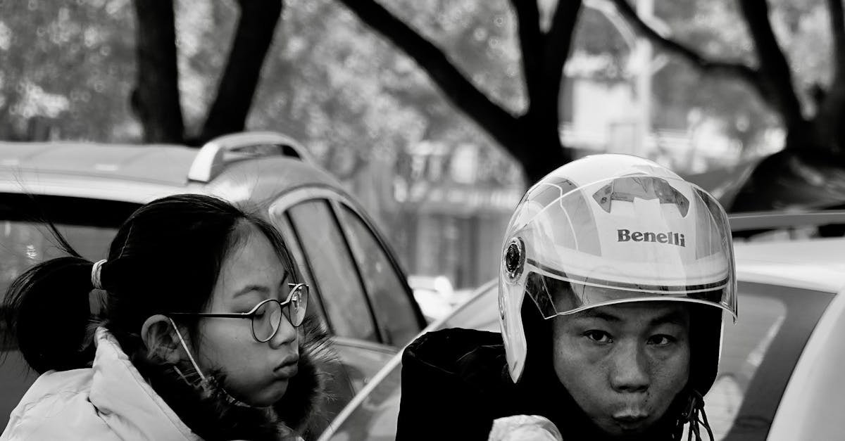 découvrez les étapes essentielles pour la préparation de votre moto pour l'hiver. apprenez comment optimiser la durabilité de votre véhicule et éviter les problèmes de démarrage au printemps grâce à notre guide complet sur la mise en hivernage des motos.